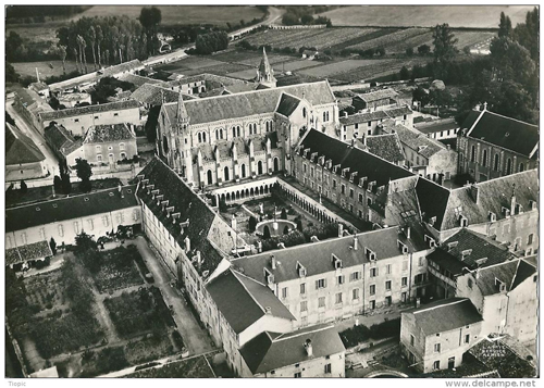 La Puye ancien monastère des Fontevristes