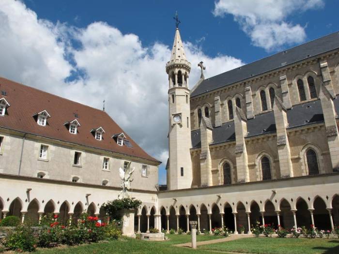 Le Cloître