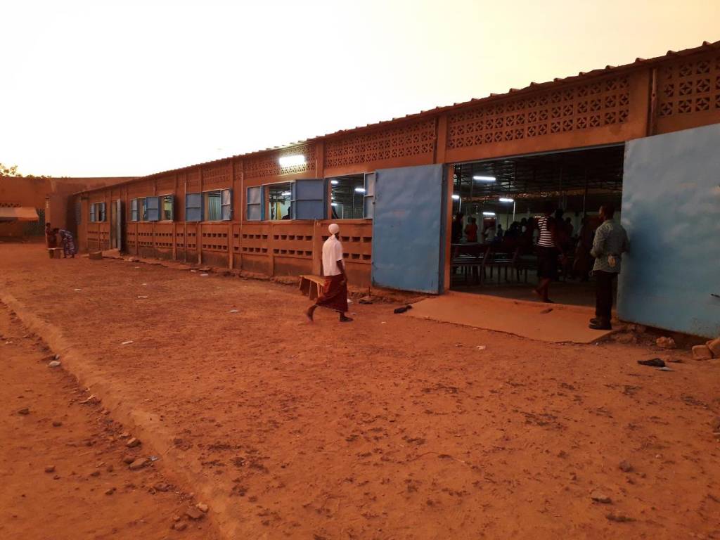 Entrée  de l'Eglise de Bissighin