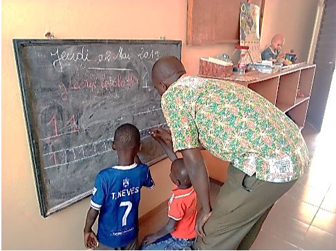 premiers exercices d'écriture avec les déficients intellectuels