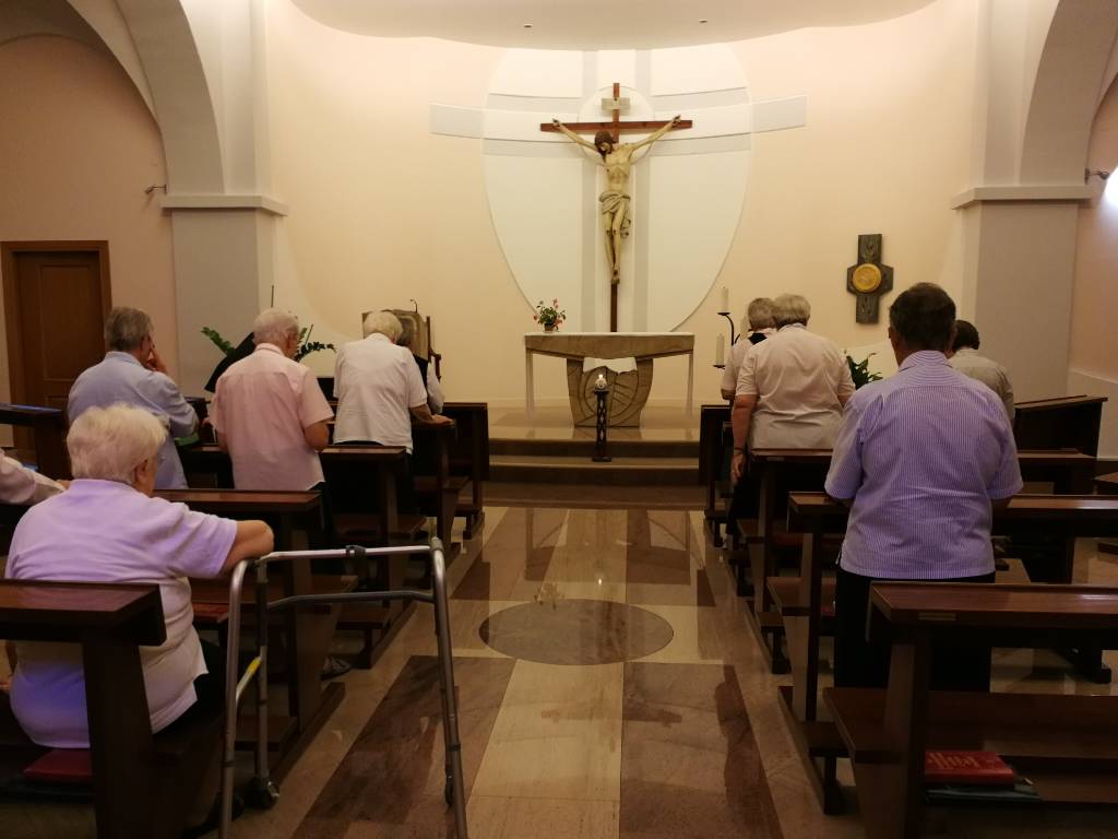 Soeurs en prière à Roma