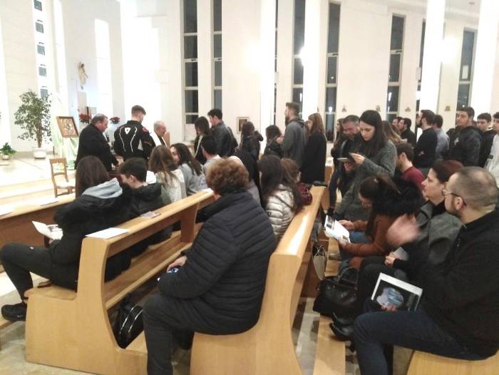 Le cardinal et les jeunes